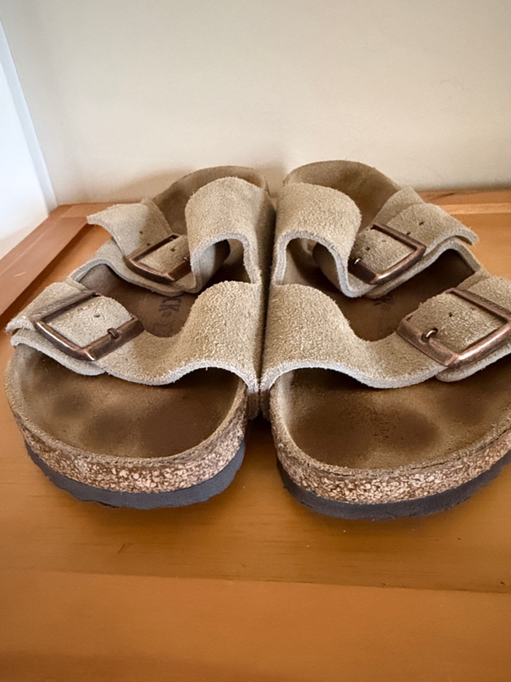 Birkenstock Arizona Suede Soft Footbed Sandals. 38. - Picture 9 of 10